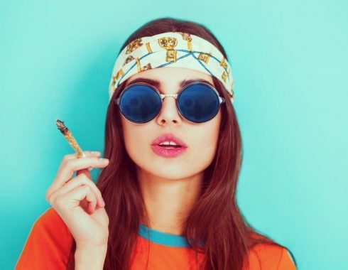 Chicas millennials cannabis